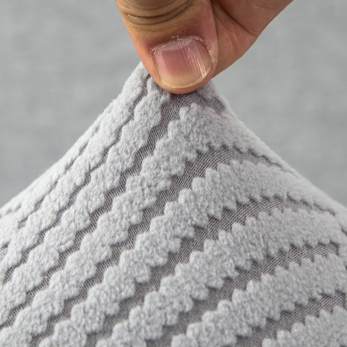 91家纺网 家纺一手货源 找家纺 千彤沙发垫 2024新款常规款拉花人字纹沙发套系列 银灰