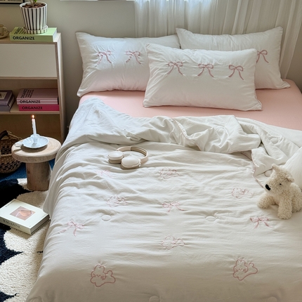 91家纺网 家纺一手货源 找家纺 （总）花伞 2024新款INS小红书毛巾绣刺绣夏被四件套（加v提供买家秀）