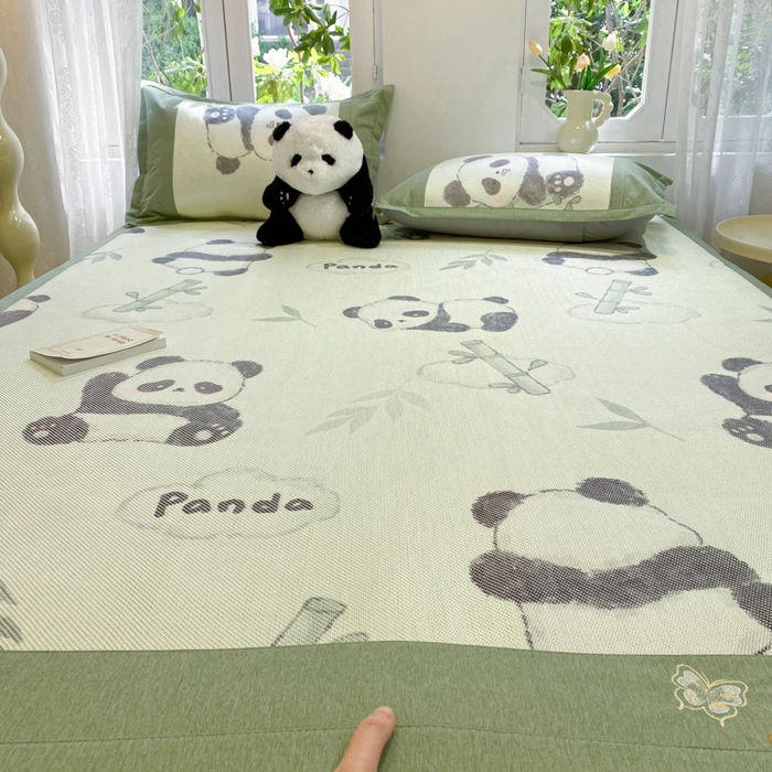 91家纺网 家纺一手货源 找家纺 慕澄2024新款A类时尚印花刺绣冰藤凉席 床席款-熊猫戏竹