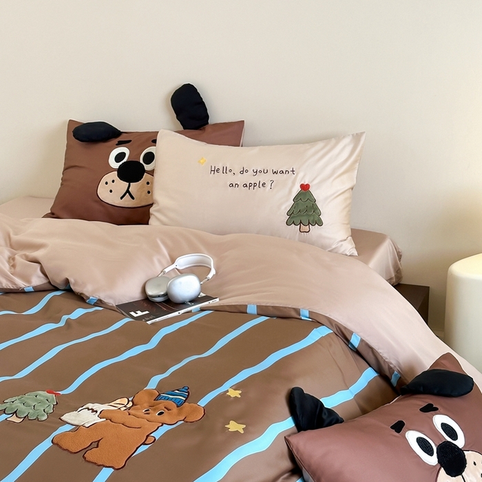 91家纺网 家纺一手货源 找家纺 黛舒家居 2024新款60支兰精天丝数码印花卡通刺绣四件套 小树熊