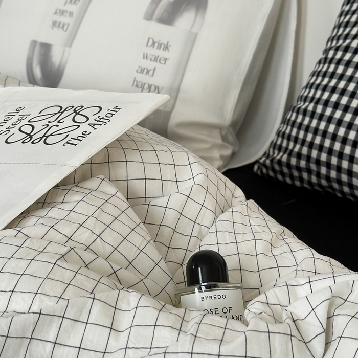 91家纺网 家纺一手货源 找家纺 艾沁家纺 2024新款黑白简约风全棉色织水洗棉四件套  小白格