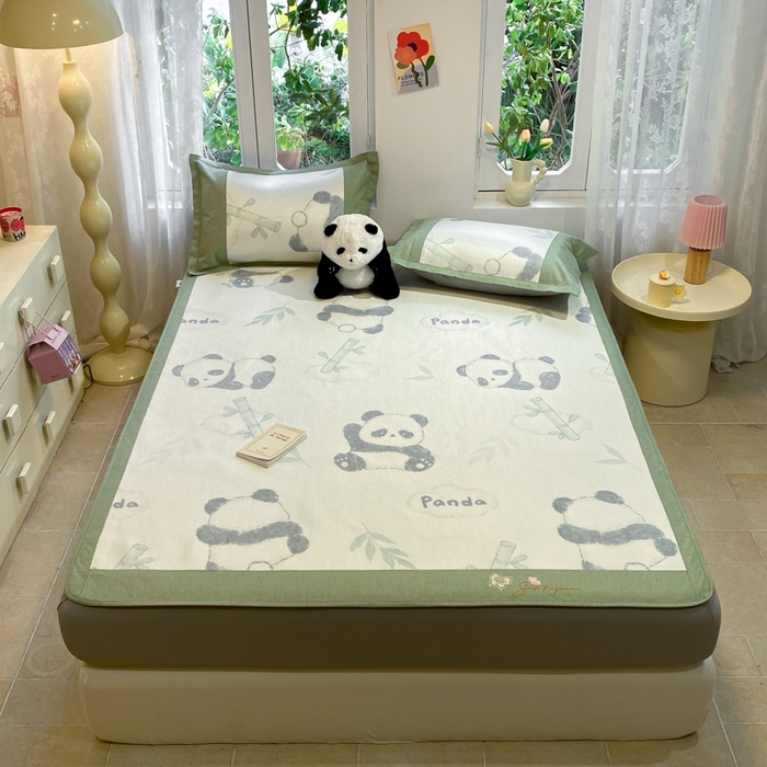 91家纺网 家纺一手货源 找家纺 慕澄2024新款A类时尚印花刺绣冰藤凉席 床笠款-熊猫戏竹