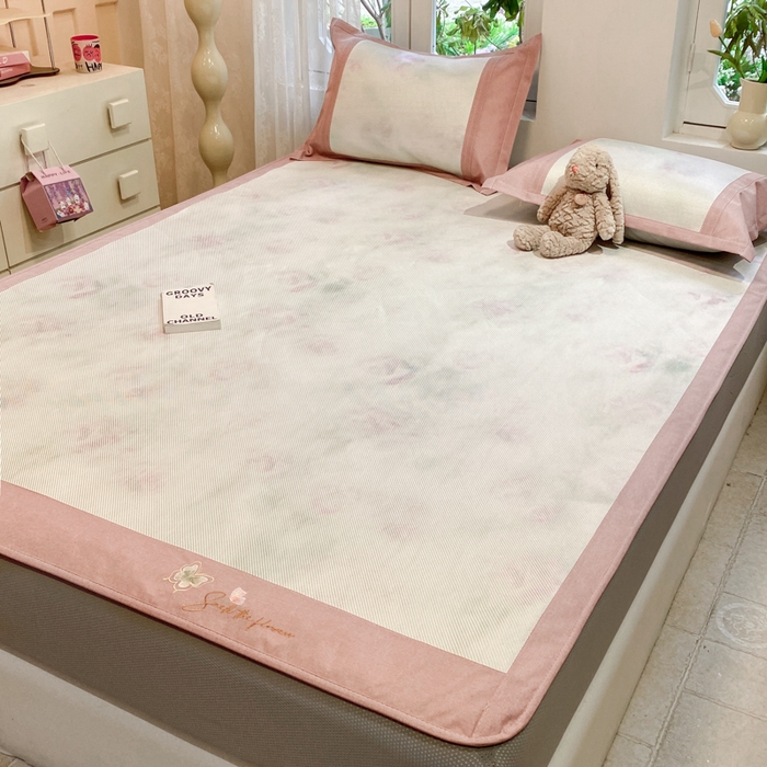 91家纺网 家纺一手货源 找家纺 慕澄2024新款A类时尚印花刺绣冰藤凉席 床笠款-幻彩