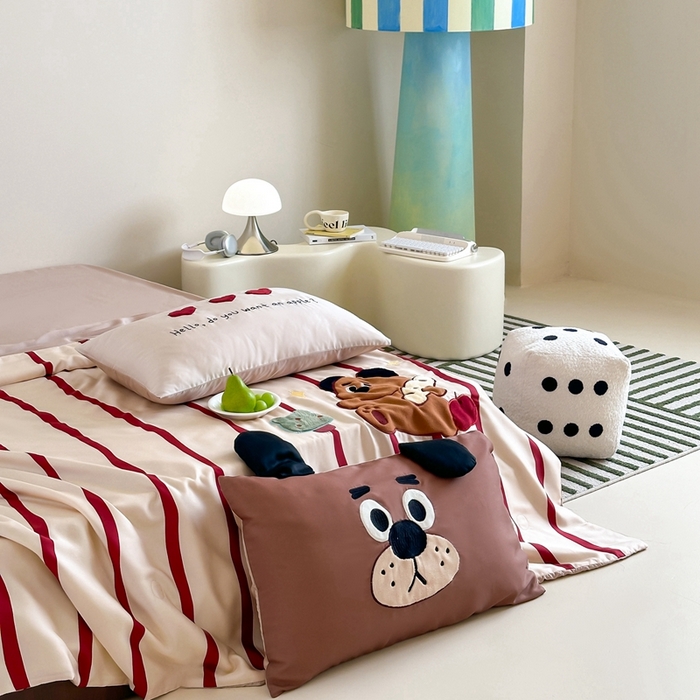 91家纺网 家纺一手货源 找家纺 黛舒家居 2024新款60支兰精天丝数码印花卡通刺绣夏被 面包熊