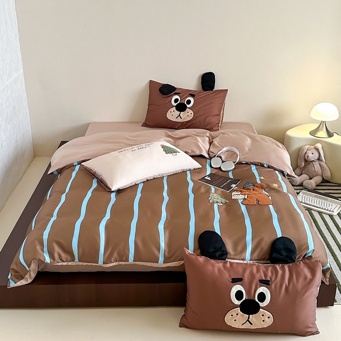 91家纺网 家纺一手货源 找家纺 黛舒家居 2024新款60支兰精天丝数码印花卡通刺绣四件套 小树熊