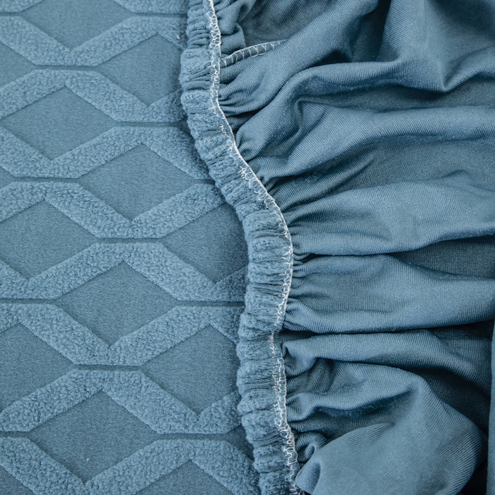 91家纺网 家纺一手货源 找家纺 千彤沙发垫 2024新款常规款拉花菱形格沙发套系列 水蓝