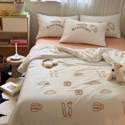 91家纺网 家纺一手货源 找家纺 （总）花伞 2024新款INS小红书毛巾绣刺绣夏被四件套（加v提供买家秀）