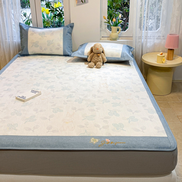 91家纺网 家纺一手货源 找家纺 慕澄2024新款A类时尚印花刺绣冰藤凉席 床笠款-叶子兔