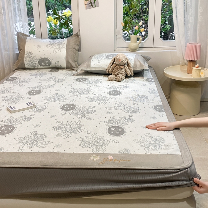 91家纺网 家纺一手货源 找家纺 慕澄2024新款A类时尚印花刺绣冰藤凉席 床笠款-黑玫瑰