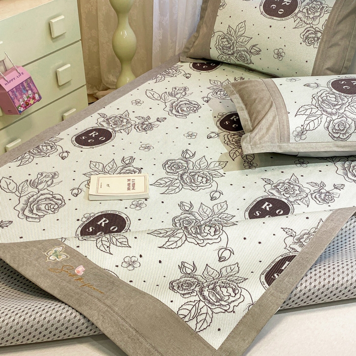 91家纺网 家纺一手货源 找家纺 慕澄2024新款A类时尚印花刺绣冰藤凉席 床席款-黑玫瑰