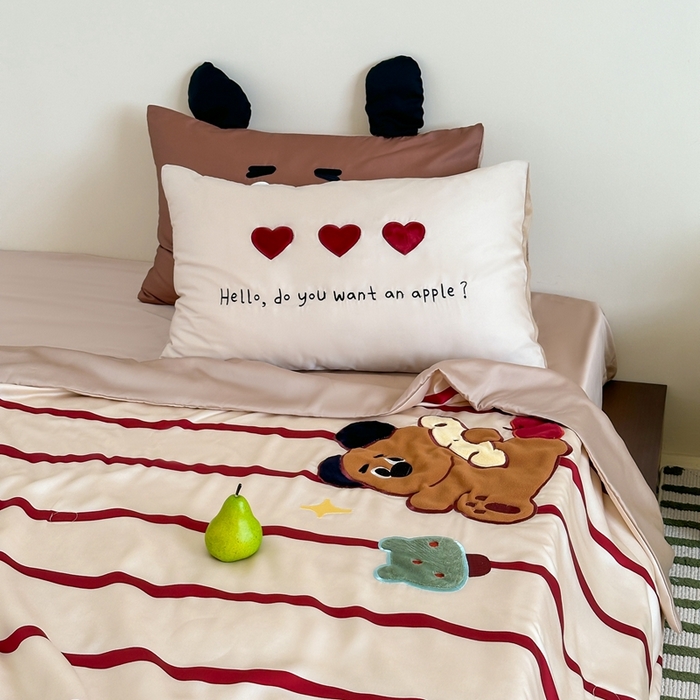 91家纺网 家纺一手货源 找家纺 黛舒家居 2024新款60支兰精天丝数码印花卡通刺绣夏被 面包熊