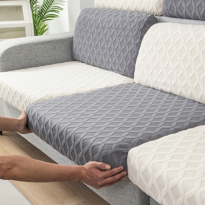 91家纺网 家纺一手货源 找家纺 千彤沙发垫 2024新款常规款拉花菱形格沙发套系列 深灰米黄