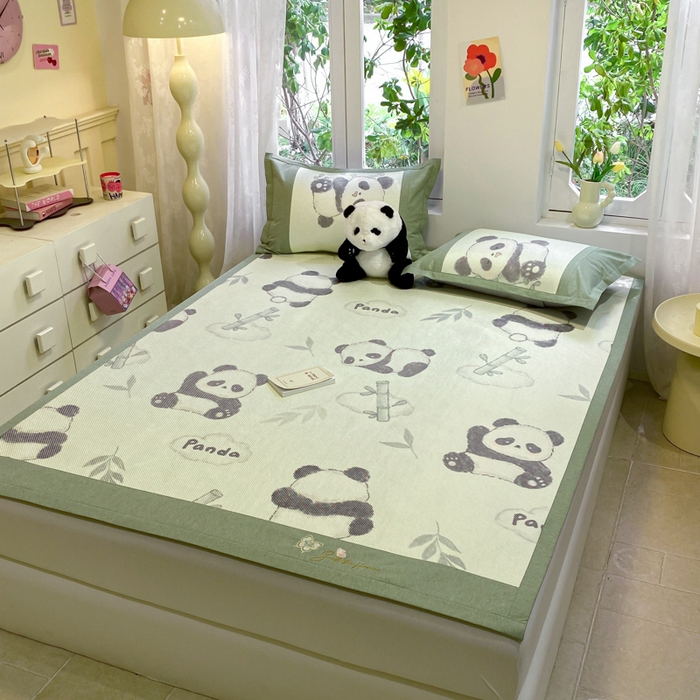 91家纺网 家纺一手货源 找家纺 慕澄2024新款A类时尚印花刺绣冰藤凉席 床席款-熊猫戏竹