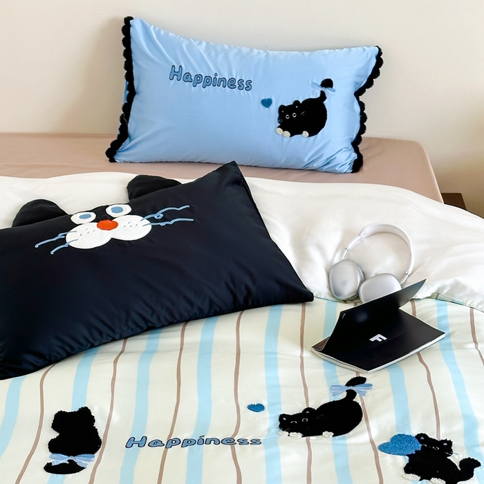 91家纺网 家纺一手货源 找家纺 黛舒家居 2024新款60支兰精天丝数码印花卡通刺绣四件套 黑色猫咪