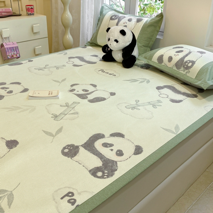 91家纺网 家纺一手货源 找家纺 慕澄2024新款A类时尚印花刺绣冰藤凉席 床席款-熊猫戏竹