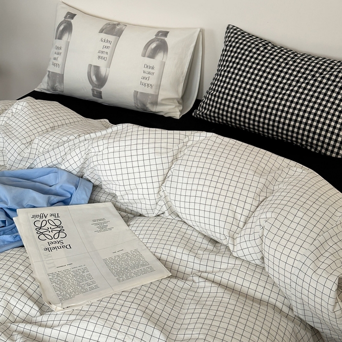 91家纺网 家纺一手货源 找家纺 艾沁家纺 2024新款黑白简约风全棉色织水洗棉四件套  小白格