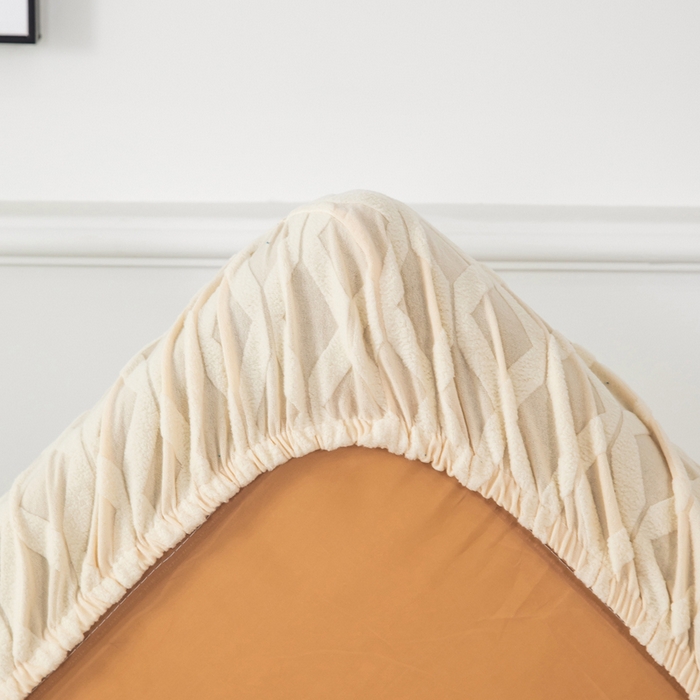 91家纺网 家纺一手货源 找家纺 千彤沙发垫 2024新款常规款拉花菱形格沙发套系列 米黄