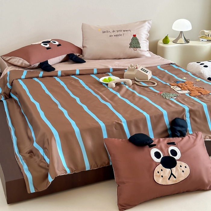 91家纺网 家纺一手货源 找家纺 黛舒家居 2024新款60支兰精天丝数码印花卡通刺绣夏被 小树熊