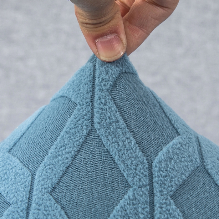 91家纺网 家纺一手货源 找家纺 千彤沙发垫 2024新款常规款拉花菱形格沙发套系列 水蓝