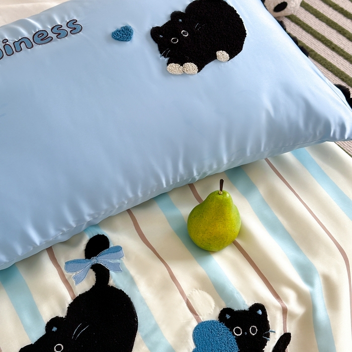 91家纺网 家纺一手货源 找家纺 黛舒家居 2024新款60支兰精天丝数码印花卡通刺绣夏被 黑色猫咪