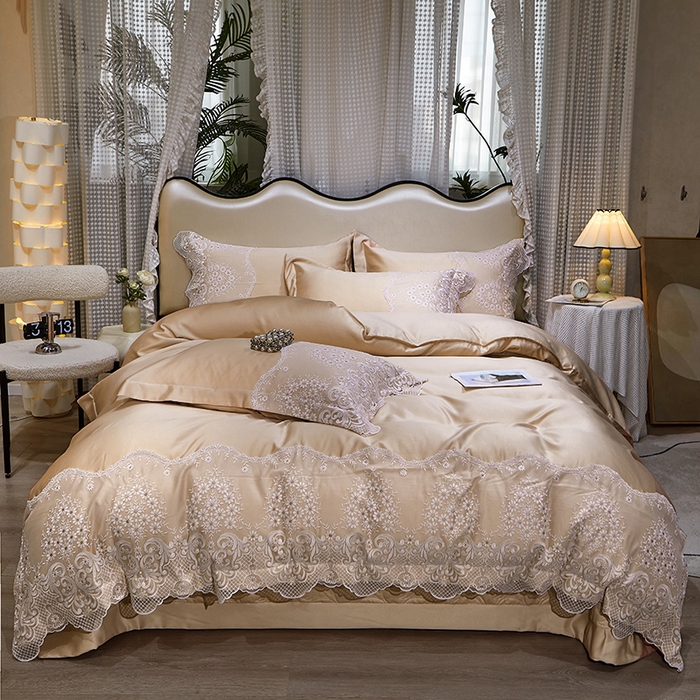 91家纺网 家纺一手货源 找家纺 罗艺轩 2024新款贡缎夹棉床盖--四件套（控价249元起） 简爱-香槟金