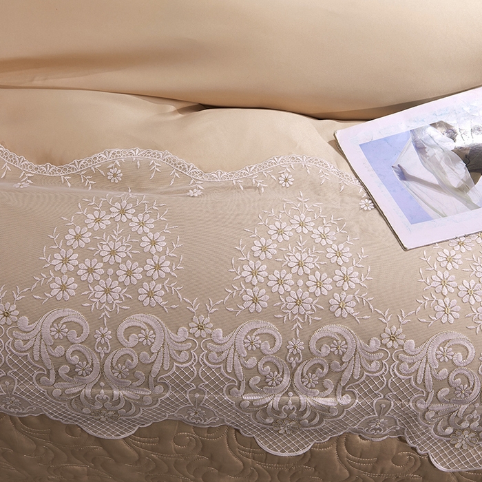 91家纺网 家纺一手货源 找家纺 罗艺轩 2024新款贡缎夹棉床盖--四件套（控价249元起） 简爱-香槟金