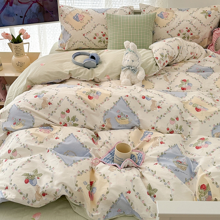 91家纺网 家纺一手货源 找家纺 昔可 2024新款全棉多巴胺卡通轻柔四件套系列 菱格莓莓兔