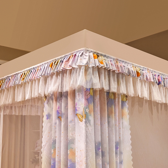 91家纺网 家纺一手货源 找家纺 艾晶美2025新款印花坐床式防摔遮光布帘蚊帐 梦飞碟