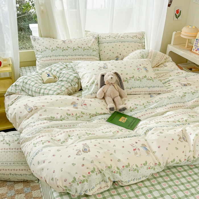 91家纺网 家纺一手货源 找家纺 呗旺鹿 2024新款小清新13372全棉四件套纯棉四件套学生三件套 草莓兔