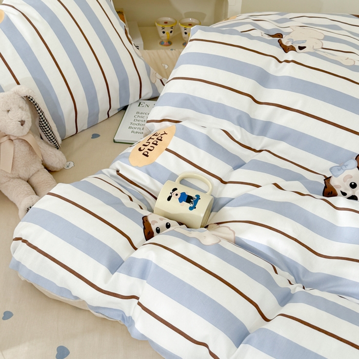 91家纺网 家纺一手货源 找家纺 呗旺鹿 2024新款小清新13372全棉四件套纯棉四件套学生三件套 竖条可可