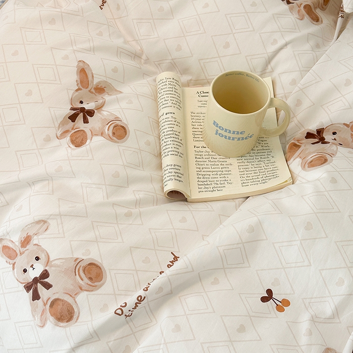 91家纺网 家纺一手货源 找家纺 昔可 2024新款全棉多巴胺卡通轻柔四件套系列 萌萌棕兔