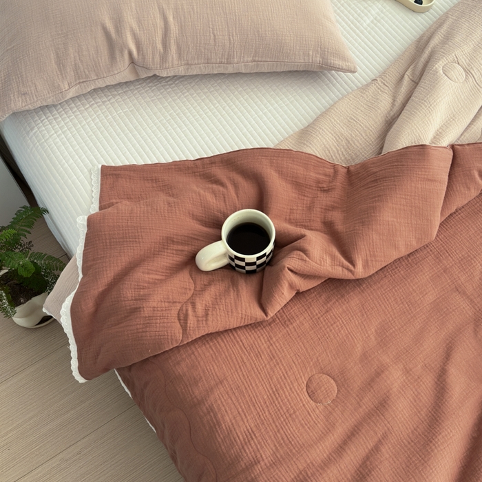 91家纺网 家纺一手货源 找家纺 山舍家居 2024新款全棉皱皱纱夏被四件套 摩卡