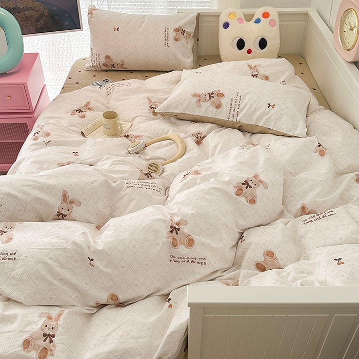 91家纺网 家纺一手货源 找家纺 昔可 2024新款全棉多巴胺卡通轻柔四件套系列 萌萌棕兔