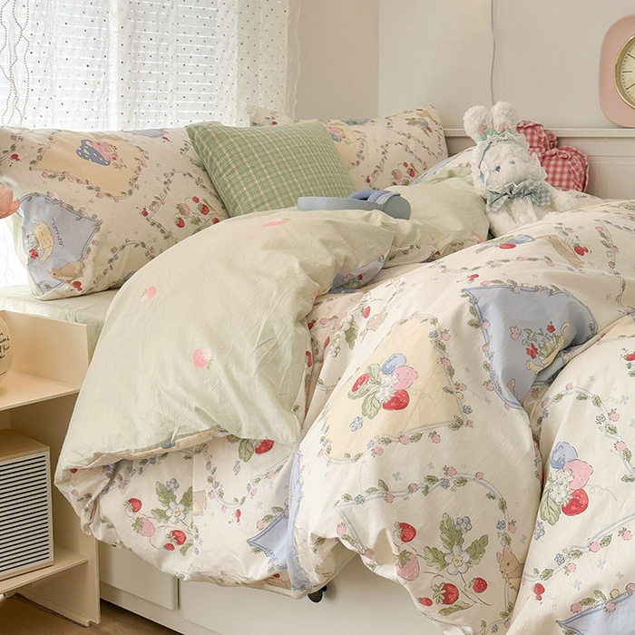 91家纺网 家纺一手货源 找家纺 昔可 2024新款全棉多巴胺卡通轻柔四件套系列 菱格莓莓兔