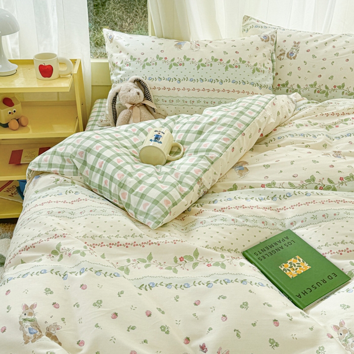 91家纺网 家纺一手货源 找家纺 呗旺鹿 2024新款小清新13372全棉四件套纯棉四件套学生三件套 草莓兔