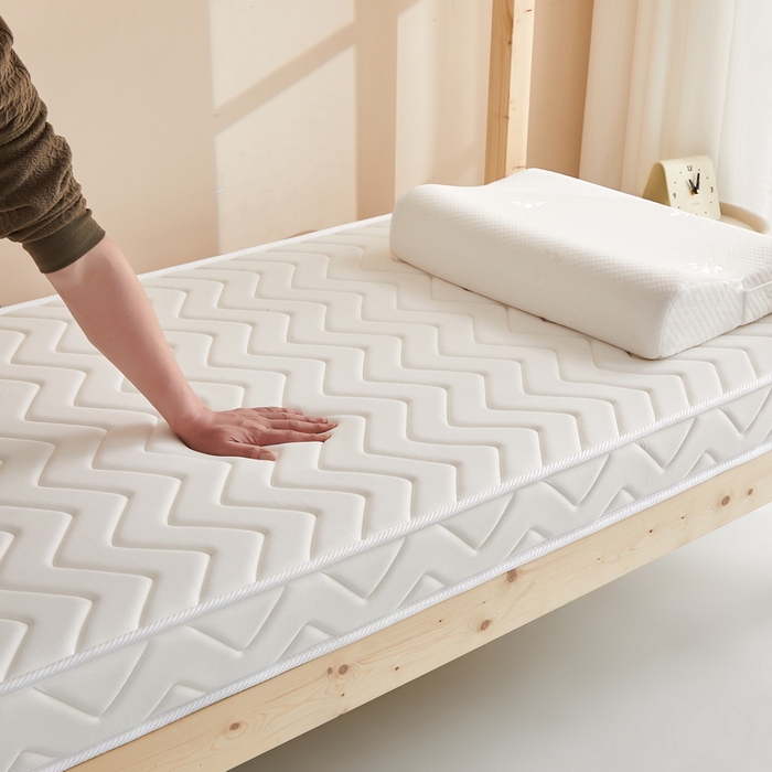 91家纺网 家纺一手货源 找家纺 祁恋婷 2024新款牛奶丝乳胶加记忆棉加棕-学生床垫【床垫遮盖物】 曲线-白 棕垫款