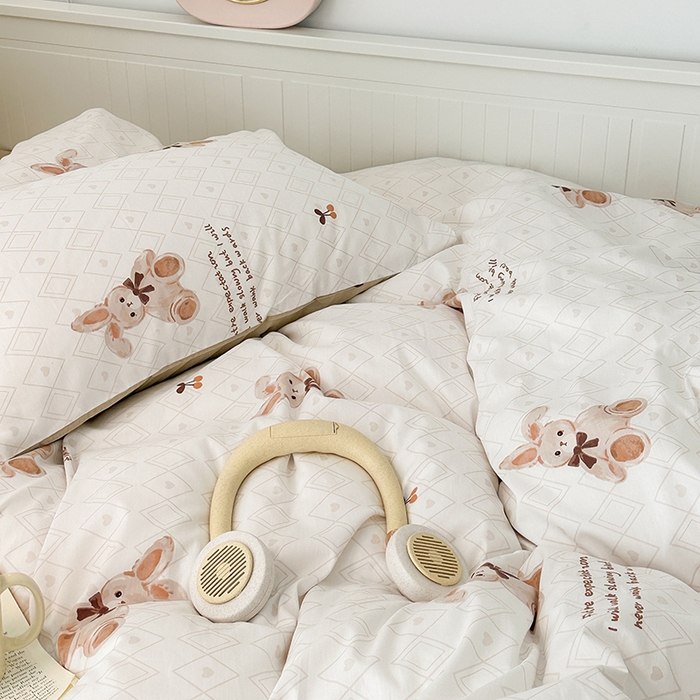 91家纺网 家纺一手货源 找家纺 昔可 2024新款全棉多巴胺卡通轻柔四件套系列 萌萌棕兔