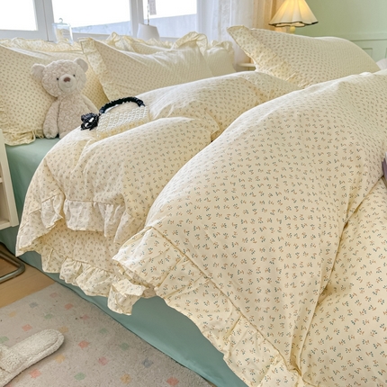 91家纺网 家纺一手货源 找家纺 柠馨 2024新款全棉印花浪漫花边款四件套 淡若烟云