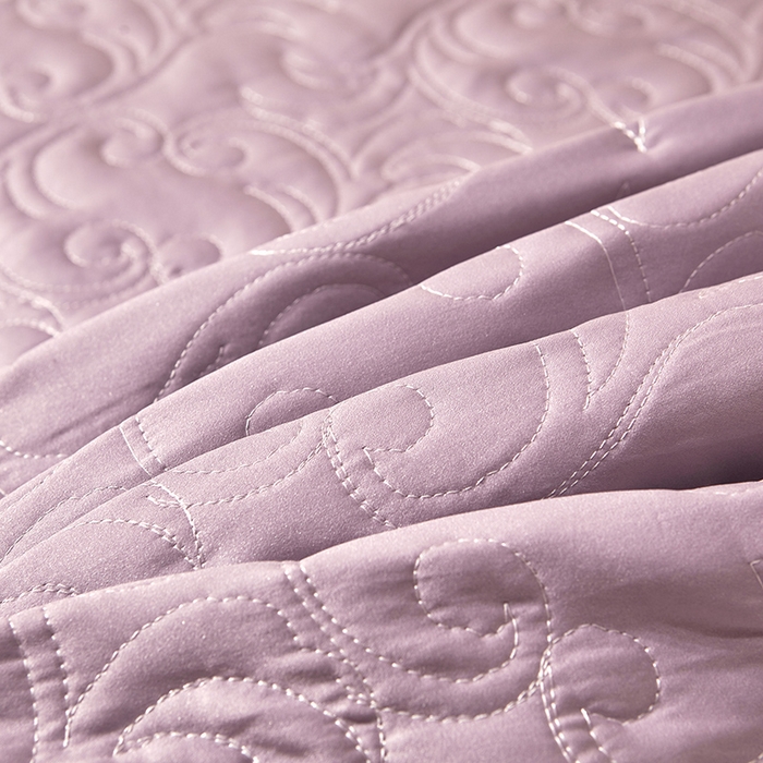 91家纺网 家纺一手货源 找家纺 罗艺轩 2024新款贡缎夹棉床盖--四件套（控价249元起） 简爱-华丽紫