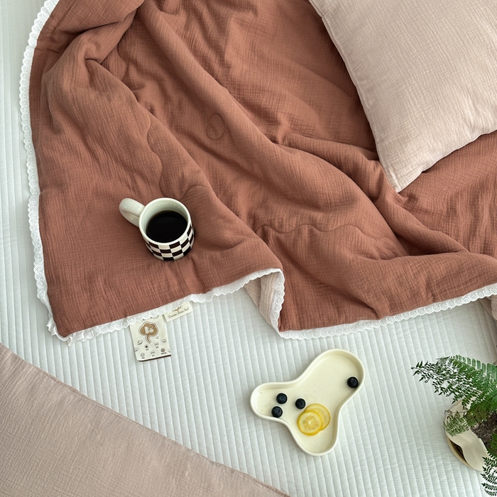 91家纺网 家纺一手货源 找家纺 山舍家居 2024新款全棉皱皱纱夏被四件套 摩卡