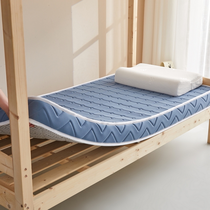 91家纺网 家纺一手货源 找家纺 祁恋婷 2024新款牛奶丝乳胶加记忆棉加棕-学生床垫【床垫遮盖物】 面包格蓝 海绵款