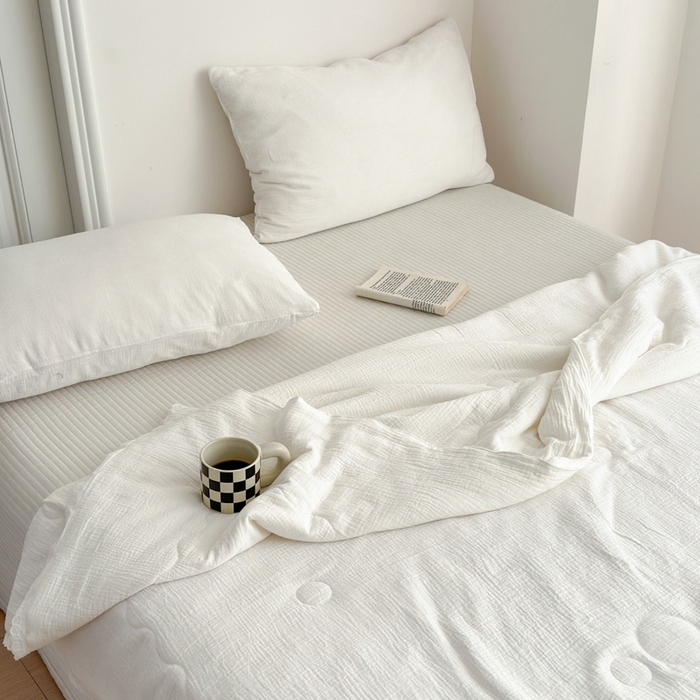 91家纺网 家纺一手货源 找家纺 山舍家居 2024新款全棉皱皱纱夏被四件套 白色