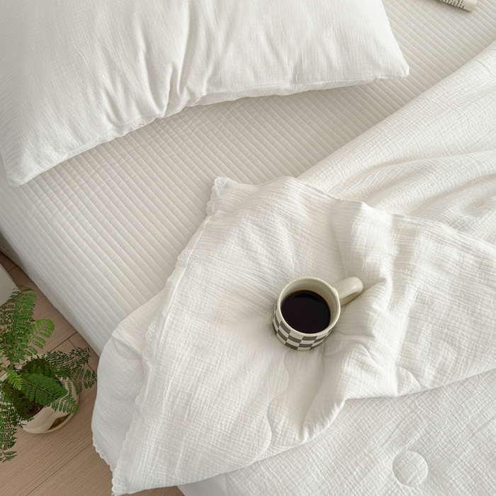 91家纺网 家纺一手货源 找家纺 山舍家居 2024新款全棉皱皱纱夏被四件套 白色