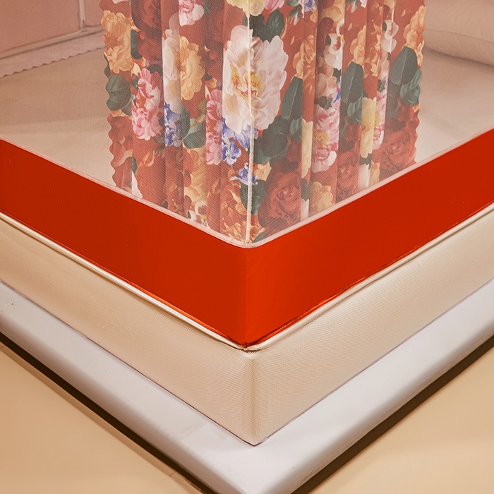 91家纺网 家纺一手货源 找家纺 艾晶美2025新款印花坐床式防摔遮光布帘蚊帐 红粉佳人