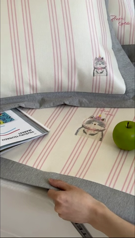 91家纺网 家纺一手货源 找家纺 时年家纺 2024新款条纹刺绣冰丝凉席--床席款 床席款-礼物喵