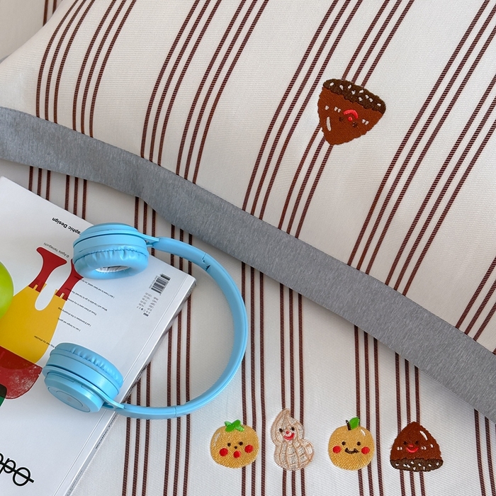 91家纺网 家纺一手货源 找家纺 时年家纺 2024新款条纹刺绣冰丝凉席--床席款 床席款-好事花生