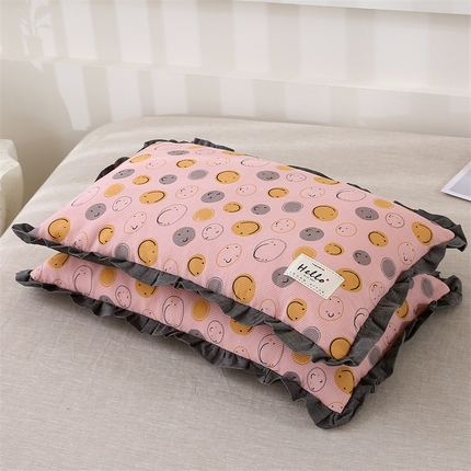 91家纺网 家纺一手货源 找家纺 梦叶草 2024新款枕芯全棉砂洗田园风系列荷叶边35×55cm全荞麦枕头 田园风粉色笑脸