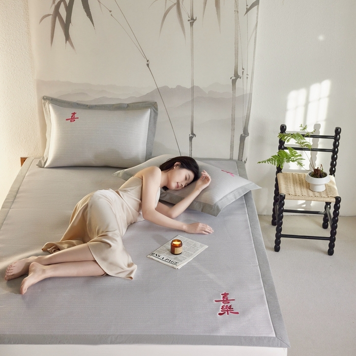 91家纺网 家纺一手货源 找家纺 时年家纺 2024新款喜乐刺绣冰藤席 喜乐灰