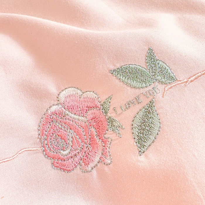 91家纺网 家纺一手货源 找家纺 亲亲公主 2025新款亲肤舒适全棉绣花公主风四件套-彩色玫瑰（实拍图） 彩色玫瑰-粉