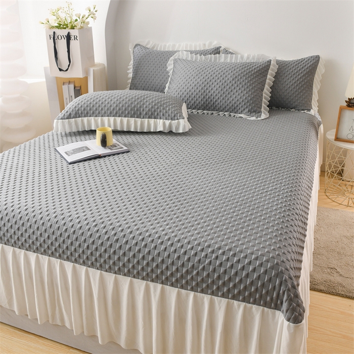 91家纺网 家纺一手货源 找家纺 乐家欣 2024新款A类抗菌冰豆豆床裙款凉席 菱格-极致灰